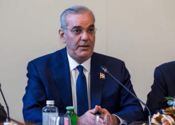 Presidente Abinader pide al pueblo dominicano orar por la salud del Papa León XIV
