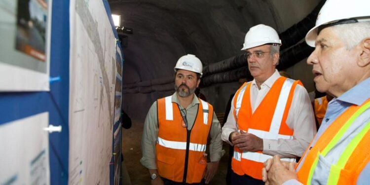 Presidente Abinader supervisa túnel pluvial de la avenida Luperón para evitar inundaciones en la zona