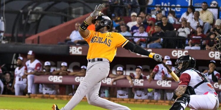 Águilas caen 4-1 ante Gigantes en el arranque de la temporada 2026-27