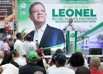 Leonel Fernández opina que la «ineptitud» del PRM se refleja en inseguridad ciudadana y alto costo de la vida