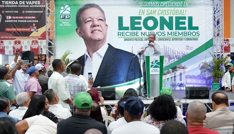 Leonel Fernández opina que la «ineptitud» del PRM se refleja en inseguridad ciudadana y alto costo de la vida