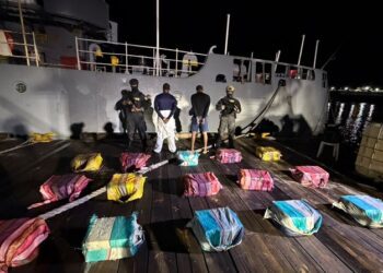 Autoridades ocupan 389 paquetes de cocaína y arrestan a dos dominicanos