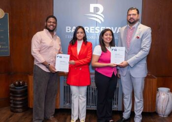 Banreservas entrega becas Creativos Globales para estudiar en Miami Ad School Punta Cana