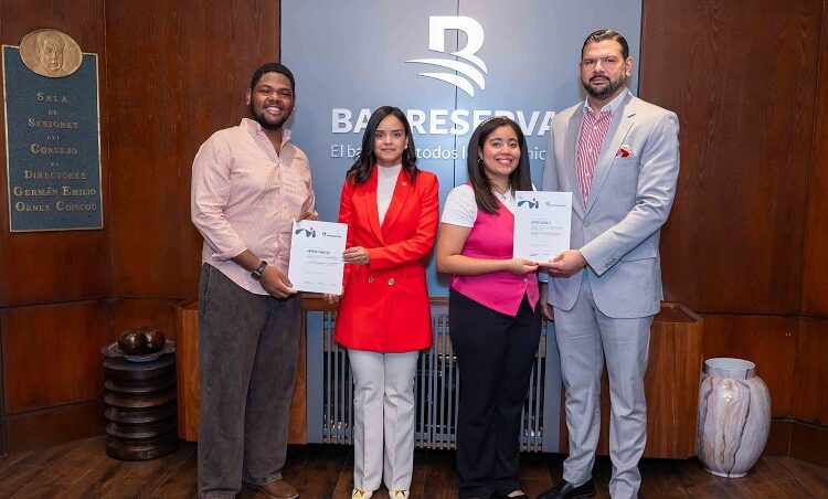 Banreservas entrega becas Creativos Globales para estudiar en Miami Ad School Punta Cana