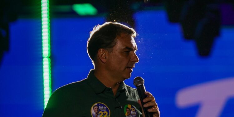 Flávio Bolsonaro no reconoce su derrota y dice que solicitará la anulación de las elecciones