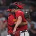 Bravos sellan su pase a la Serie Divisional detrás de tres jonrones