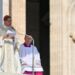 El Papa: “Sin familias fuertes, el mundo no tiene futuro”