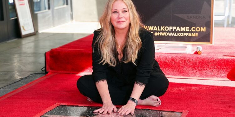 Actriz de Hollywood descubre que su diagnóstico era erróneo: «Lo perdí todo»