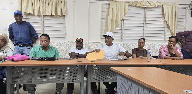 Comerciantes de Boca Chica denuncian quiebra de sus negocios por lentitud de trabajos de INAPA