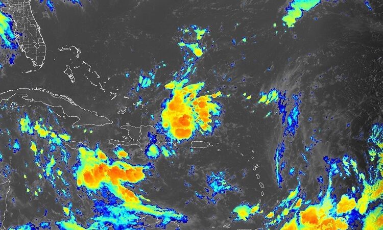Pronostica el INDOMET aguaceros fuertes localmente con tronadas y ráfagas de viento