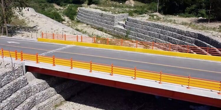 MOPC construye muros de gaviones y puentes en 21 provincias para fortalecer la resiliencia climática