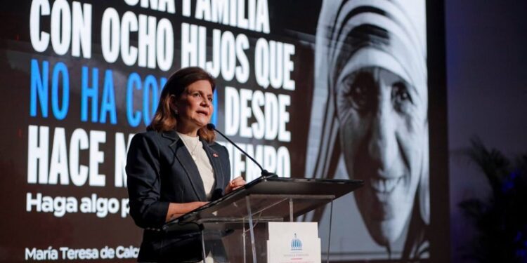 Vicepresidenta Peña destaca reducción de la pobreza en República Dominicana
