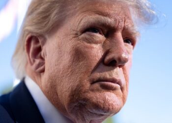 «¿Hago un trato con ellos o los acabo de una vez?»: la «única pregunta» de Trump sobre Irán