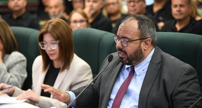 Secretario de Educación dice que Junta de Supervisión evalúa el plan de clasificación y retribución del departamento
