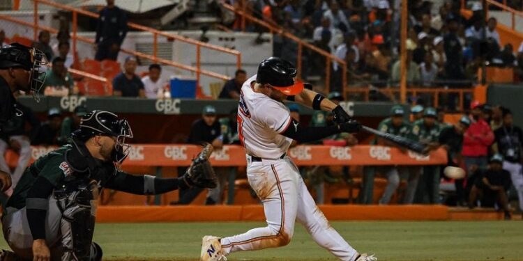 Estrellas vencen a Toros en partido inaugural