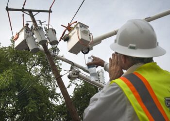 EE.UU. declara una emergencia para la red eléctrica en 13 estados y Washington D.C.