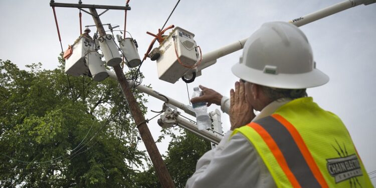 EE.UU. declara una emergencia para la red eléctrica en 13 estados y Washington D.C.