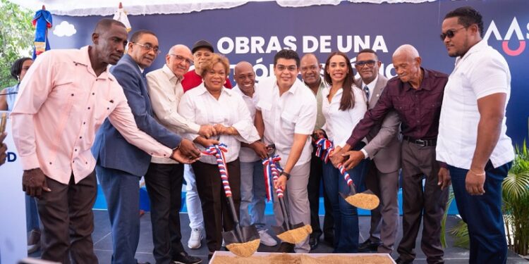 Caasd deja iniciados trabajos de saneamiento cañada Boronota