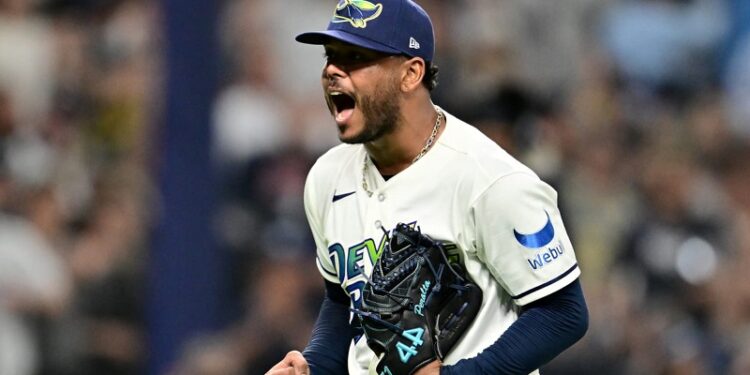 Peralta volvió a cumplir a carta cabal por los Rays en el Juego 6