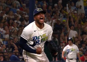 Un Peralta ESPECTACULAR se unió a Pedro Martínez en la historia de playoffs