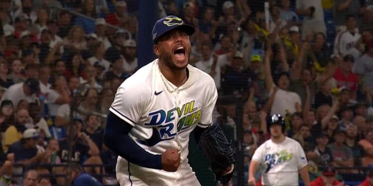 Un Peralta ESPECTACULAR se unió a Pedro Martínez en la historia de playoffs