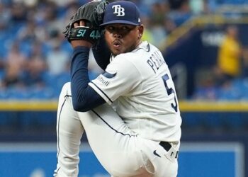 Peralta con una enorme responsabilidad en el Juego 2, con los Rays abajo 0-1