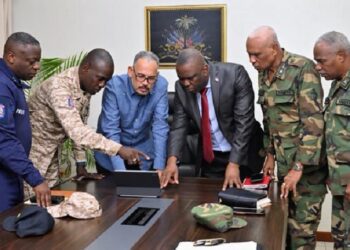 Haití-Pandillas: El gobierno anuncia un refuerzo de las operaciones tras el secuestro de cuatro soldados salvadoreños.