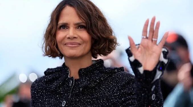 Un juez restringe las visitas de Halle Berry a su hijo tras ser acusada de abusos físicos