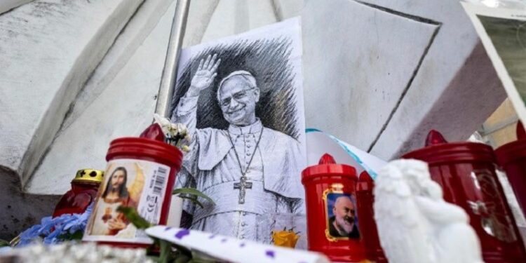 El Papa sale del Policlínico Gemelli a primeras horas de esta tarde