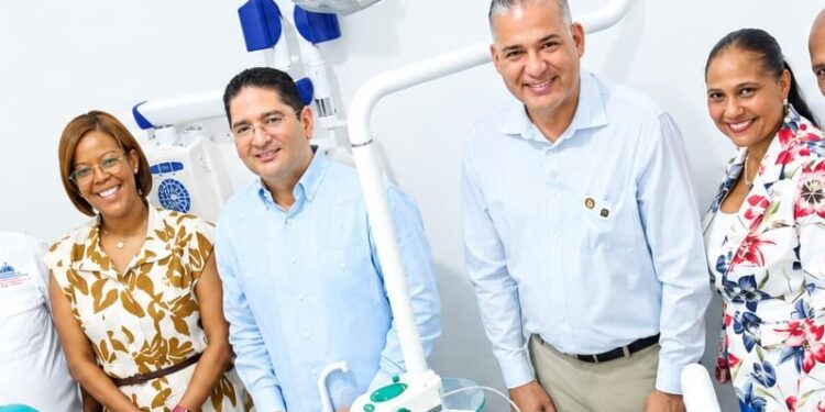 INABIE inaugura dos módulos odontológicos en Monte Plata y Baní, en beneficio de más de 3,200 estudiantes