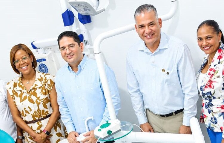INABIE inaugura dos módulos odontológicos en Monte Plata y Baní, en beneficio de más de 3,200 estudiantes