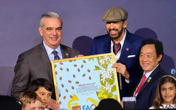 Juan Luis Guerra es reconocido por la FAO por su afamada canción ‘Ojalá que llueva café’
