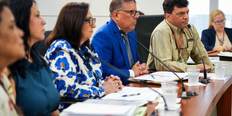 Entregan evidencia de que funcionario del DRNA indujo a error al senadores sobre el vertedero de Carolina