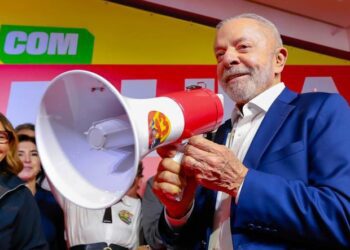 Lula sube la apuesta por la Presidencia y anuncia otra reforma constitucional