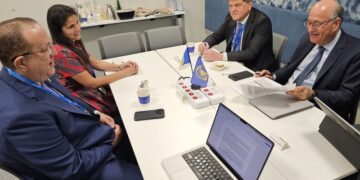 Ministro de Hacienda y presidente del BID acuerdan estrategias para mitigar impacto del alza de precios de combustibles