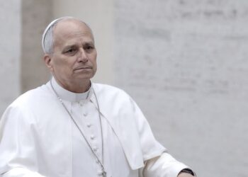 ¿Qué es el adenocarcinoma pulmonar, el cáncer diagnosticado al papa León XIV?