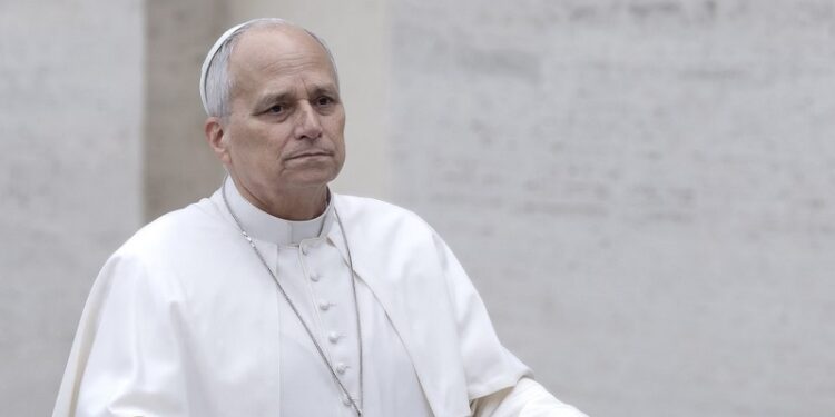 ¿Qué es el adenocarcinoma pulmonar, el cáncer diagnosticado al papa León XIV?