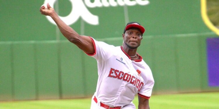 Con batazo de Guzmán y pitcheo intransitable, Leones blanquean a Toros