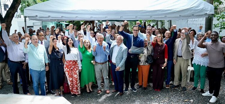 FP afirma el Gobierno está dejando que el paciente llegue a las complicaciones