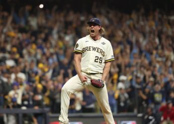 El impacto de Yelich, el cañón de Contreras y más: Las claves del Juego 1