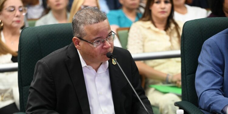 Evalúan límites de pacientes por profesional de enfermería en hospitales de la isla