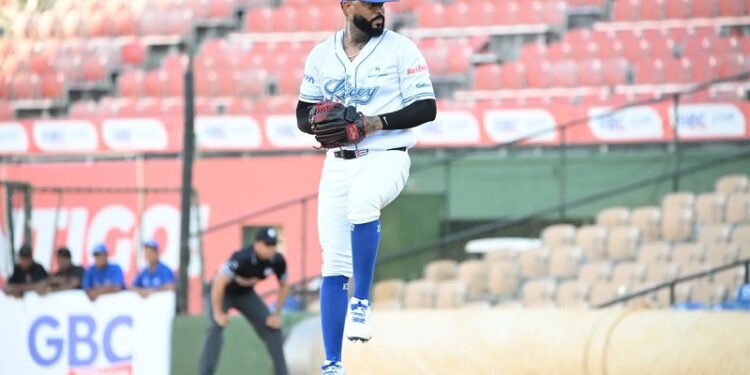 Licey cede ante Gigantes en Estadio Quisqueya