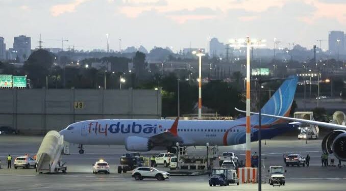 Un piloto indio, erigido en héroe mundial tras apuñalamiento en el vuelo de Flydubai